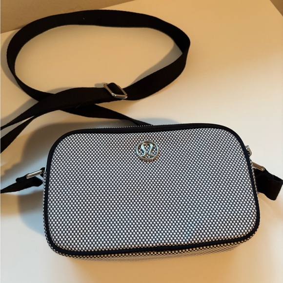 Lululemon Canvas Crossbody Camera Bag - Picture 3 of 4
